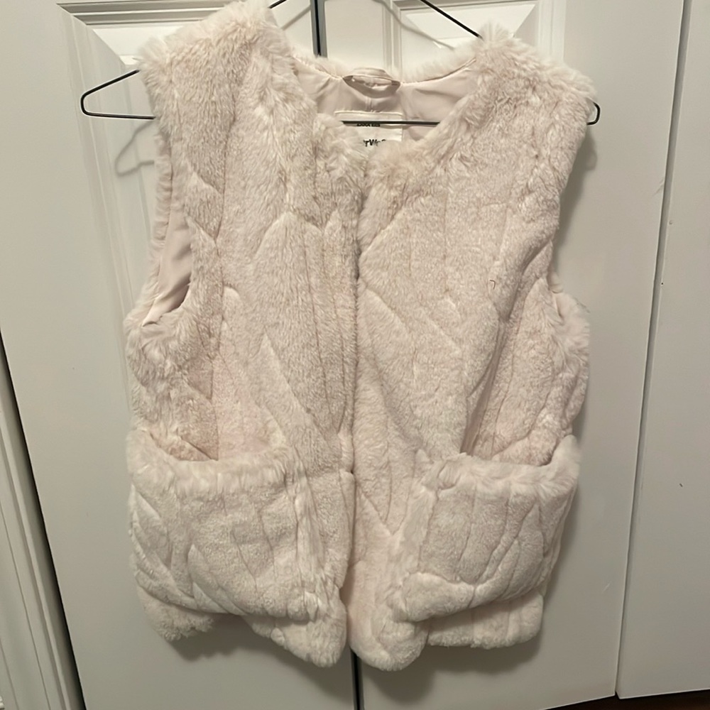 Artificial fir vest